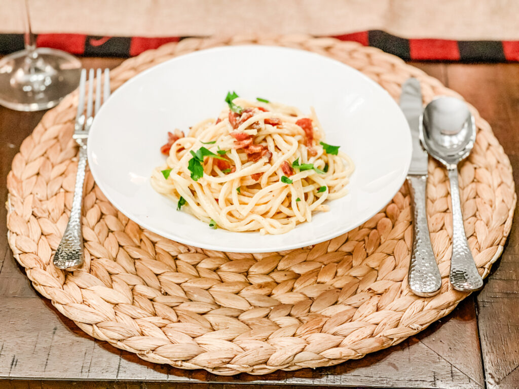 Spaghetti carbonara in a bowl