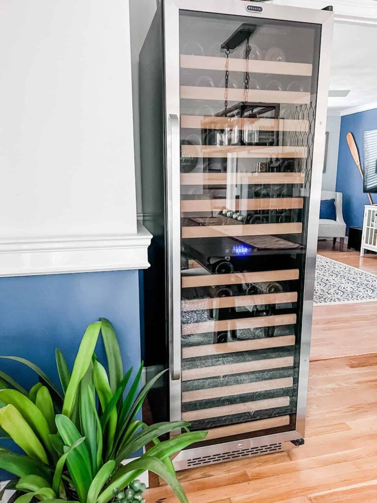 Wine refrigerator