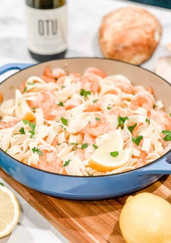 Shrimp scampi in a pan with shrimp scampi wine pairing