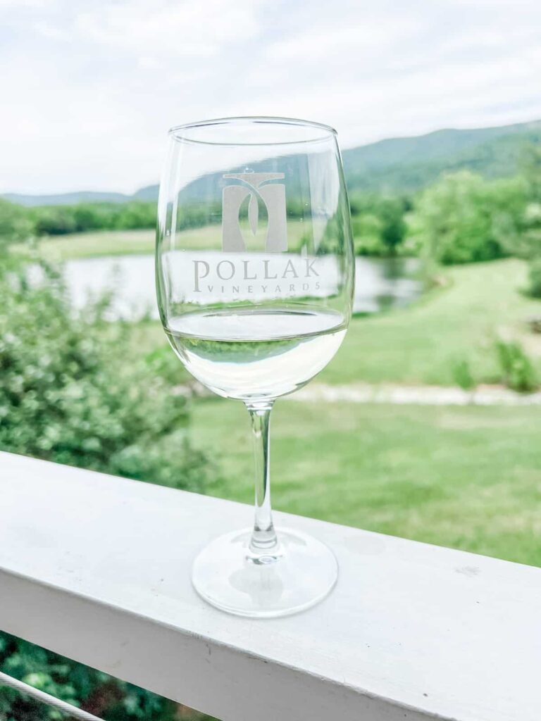 Pollak glass of white wine