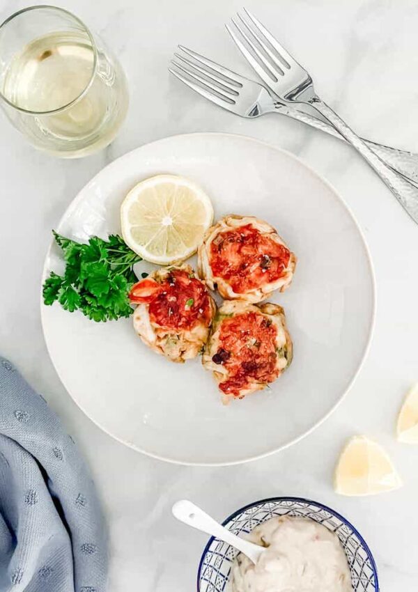 The Best Wine with Crab Cakes (Perfect Pairings)