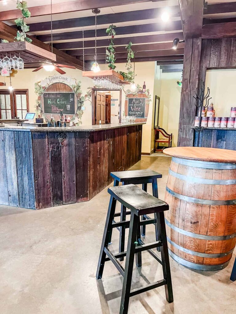Lemon Creek Winery tasting room bar